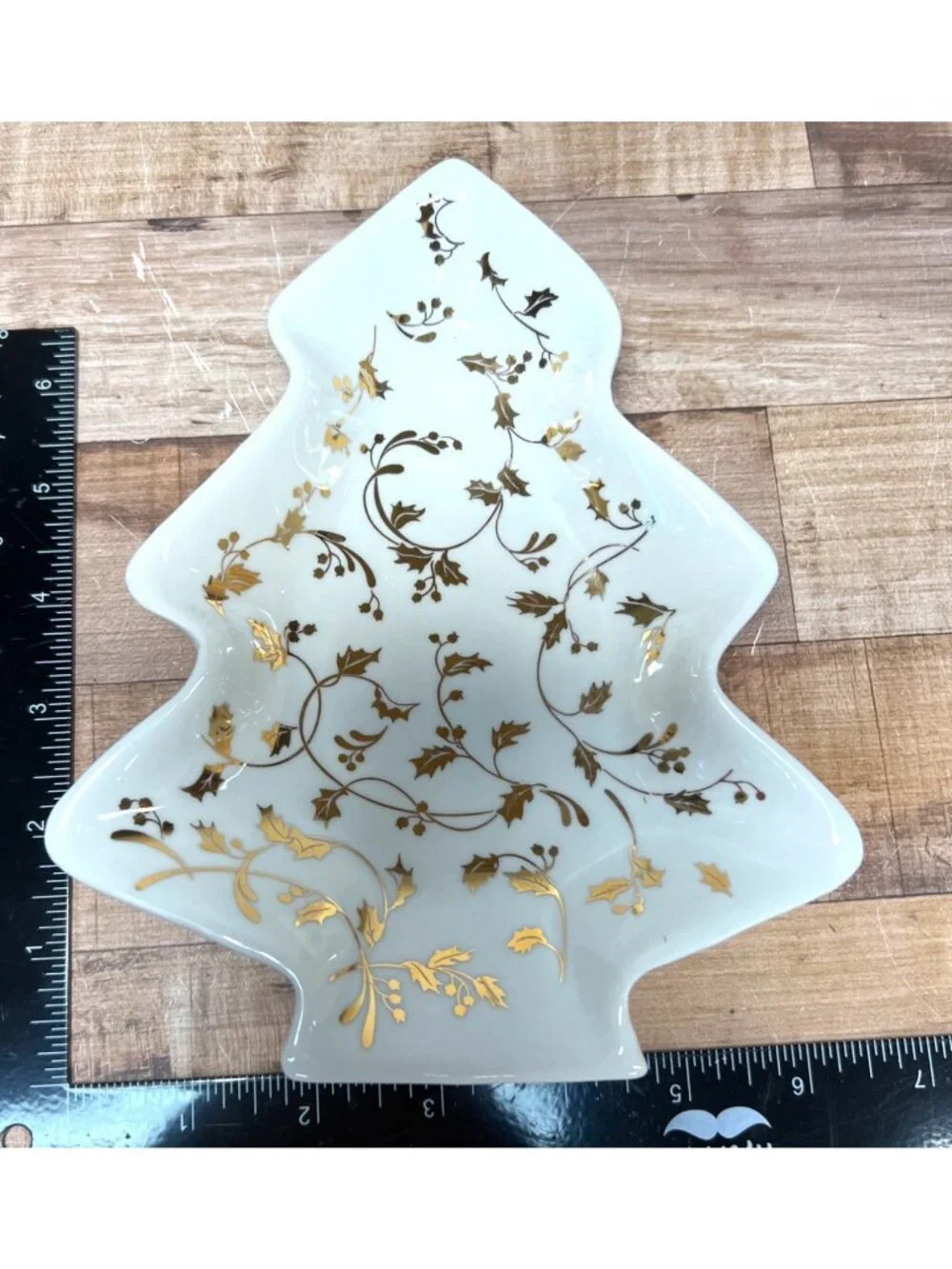 Christmas Tree Shaped Porcelain Decorative Dish With Gold Leaf Design